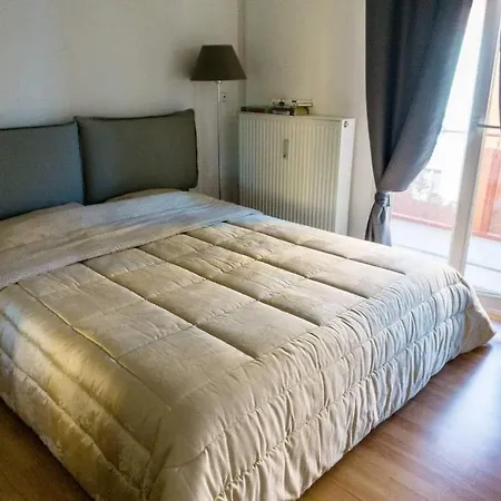 Bright And Quiet Flat With A Balcony München